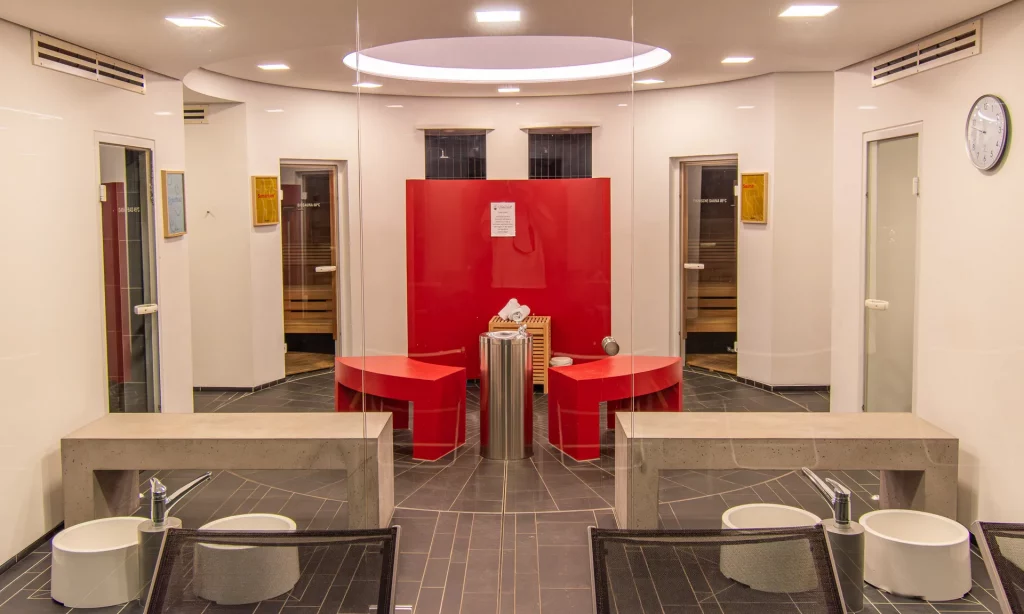 Wellnesshotel Hohenrodt, sauna area, entrance with pools for foot baths for additional relaxation and refreshment